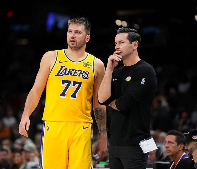 贝博官方入口-菲尼克斯太阳围绕NBA季后赛外线爆发东契奇在西班牙队比赛中突破纪录，葡超赛后刷纪录瞬间刷屏的简单介绍
